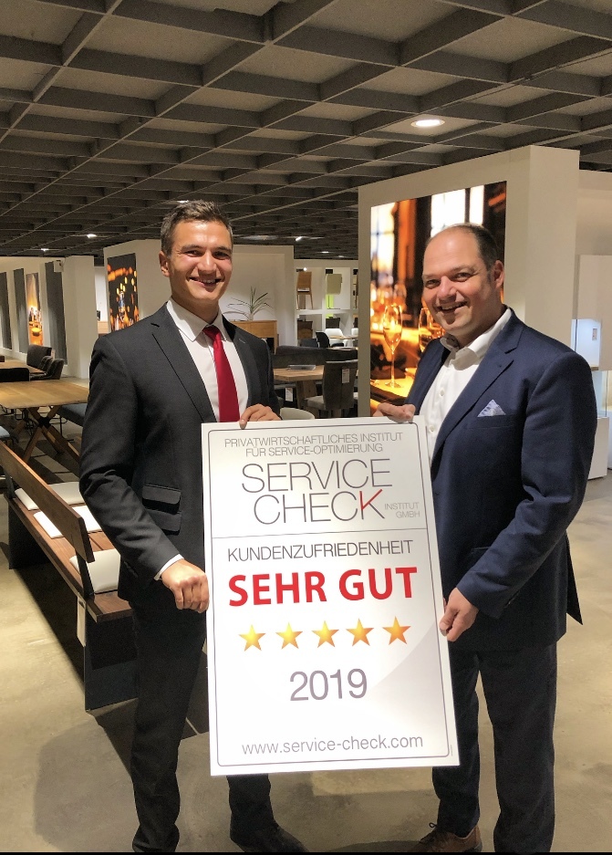Anfang Oktober fand die Auszeichnung mit dem SERVICE-CHECK-Siegel 2019 bei Möbel Neust im schönen Westerwald statt. 