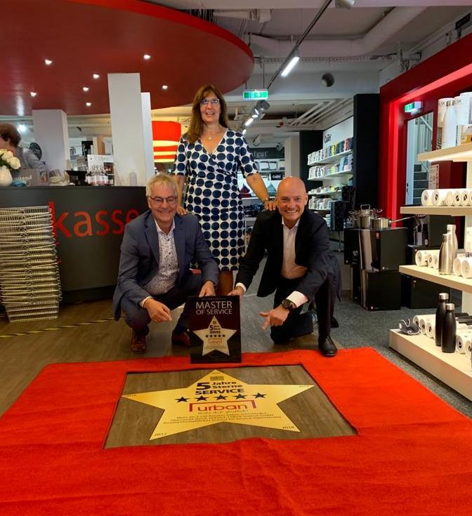 Feierliche Enthüllung des "Walk-of-Service"-Sterns bei Möbel Urban in Bad Camberg (Personen von l.n.r.: Herr Andreas Urban - Geschäftsführer Möbel Urban, Frau Claudia Ochs-Urban, Josef Urban - Geschäftsführer Möbel Urban)