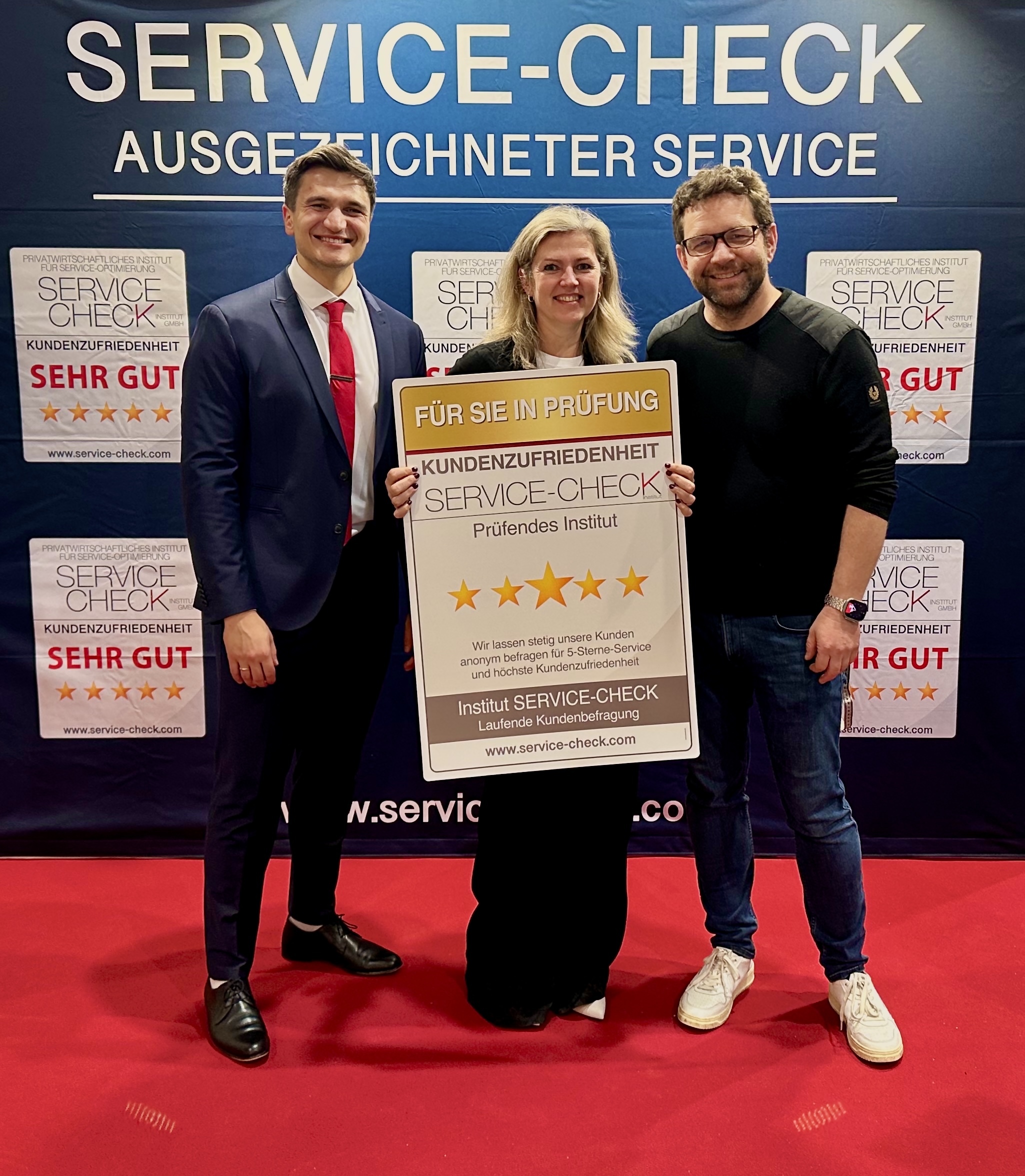 Erfolgreicher SERVICE-CHECK Start bei WOHNART - Kunden sind begeistert vom Einkauferlebnis bei WOHNART